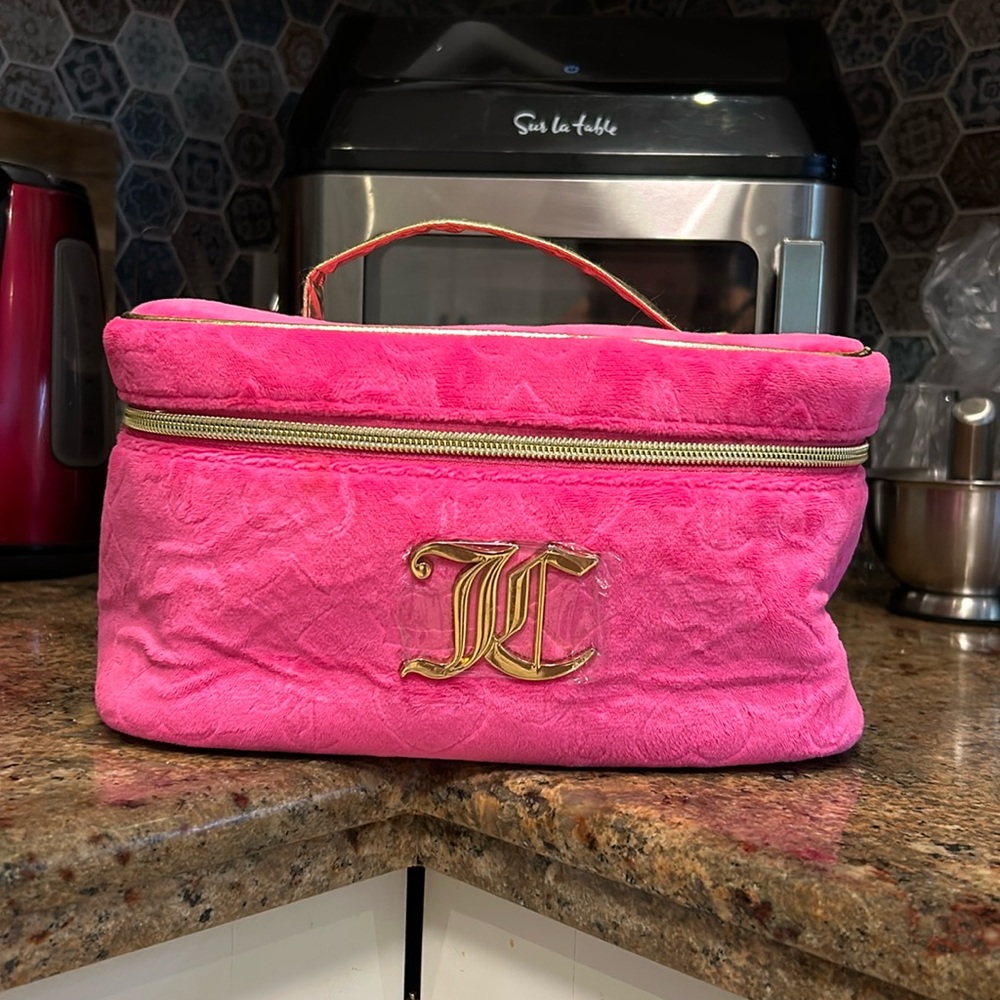 NWOT Juicy Couture Cosmetic Bag